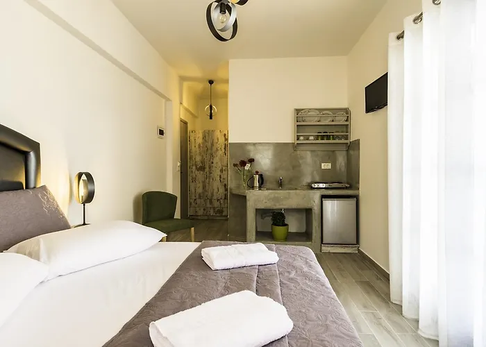 מלון Kalamia Dolphins פריסה