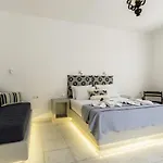 Hotel Kalamia Dolphins Perissa (Santorini)